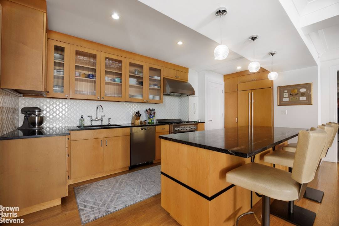 Manhattan, NY 10010,60 GRAMERCY Park N #5CD