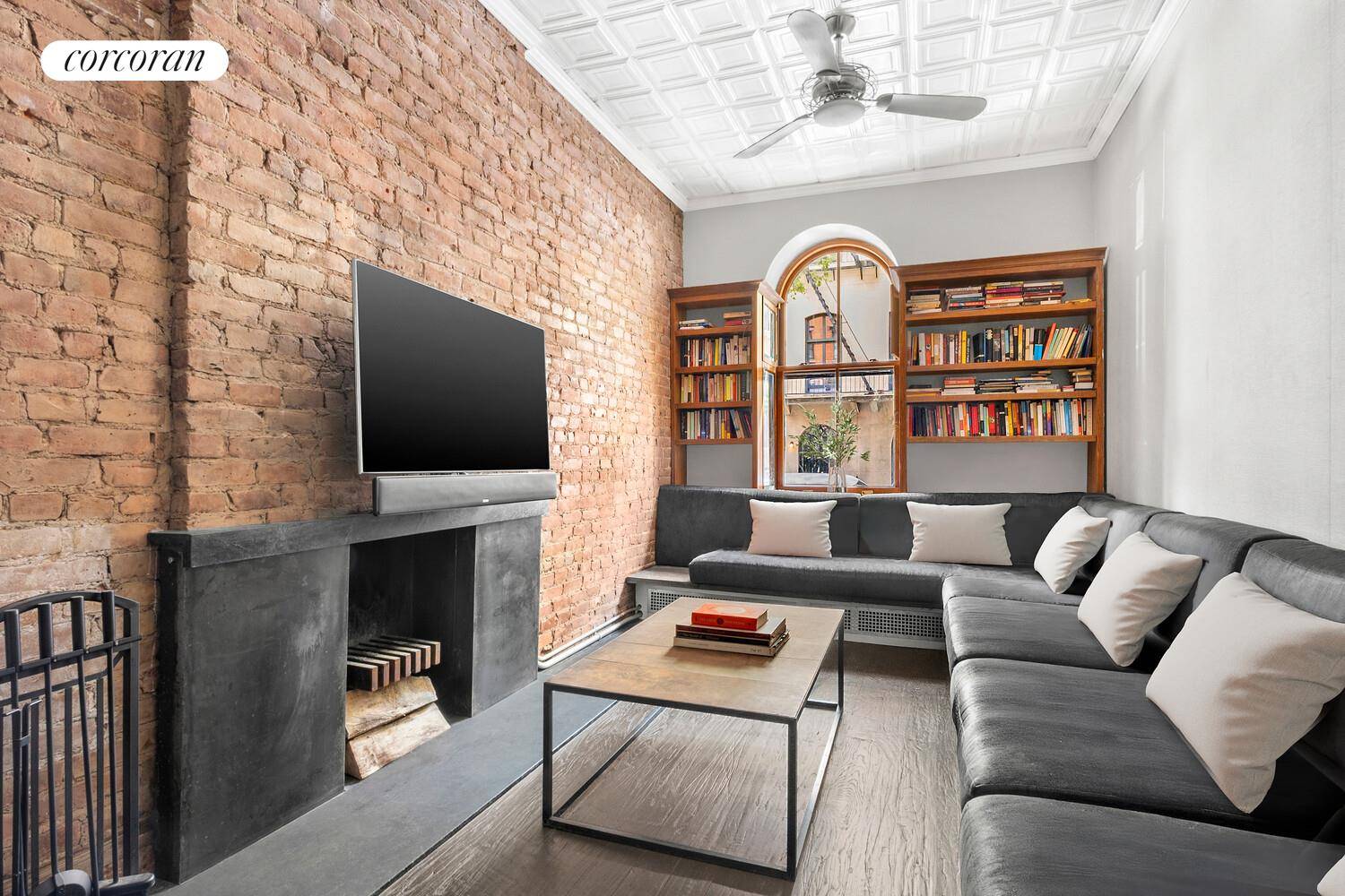 Manhattan, NY 10003,215 E 17TH Street #2