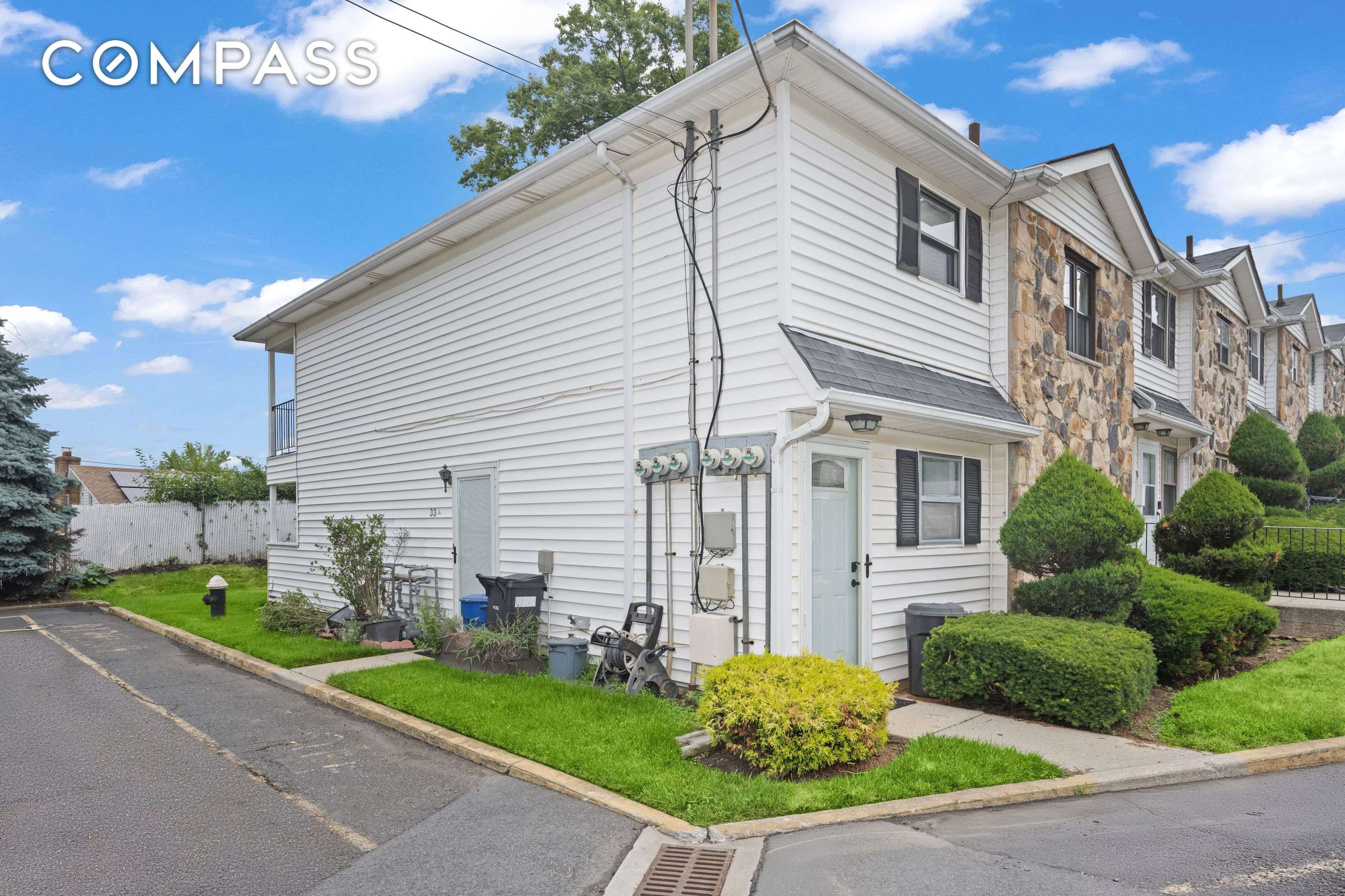 Statenisland, NY 10314,33 Bradley Court #A