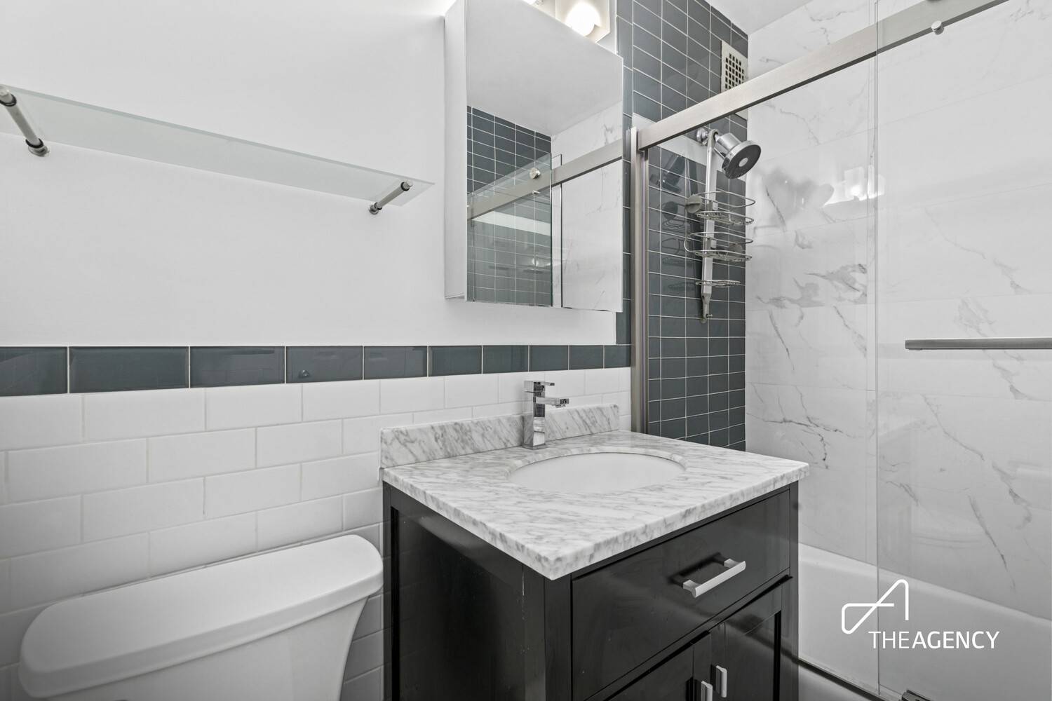 Manhattan, NY 10022,220 E 54TH Street #4G