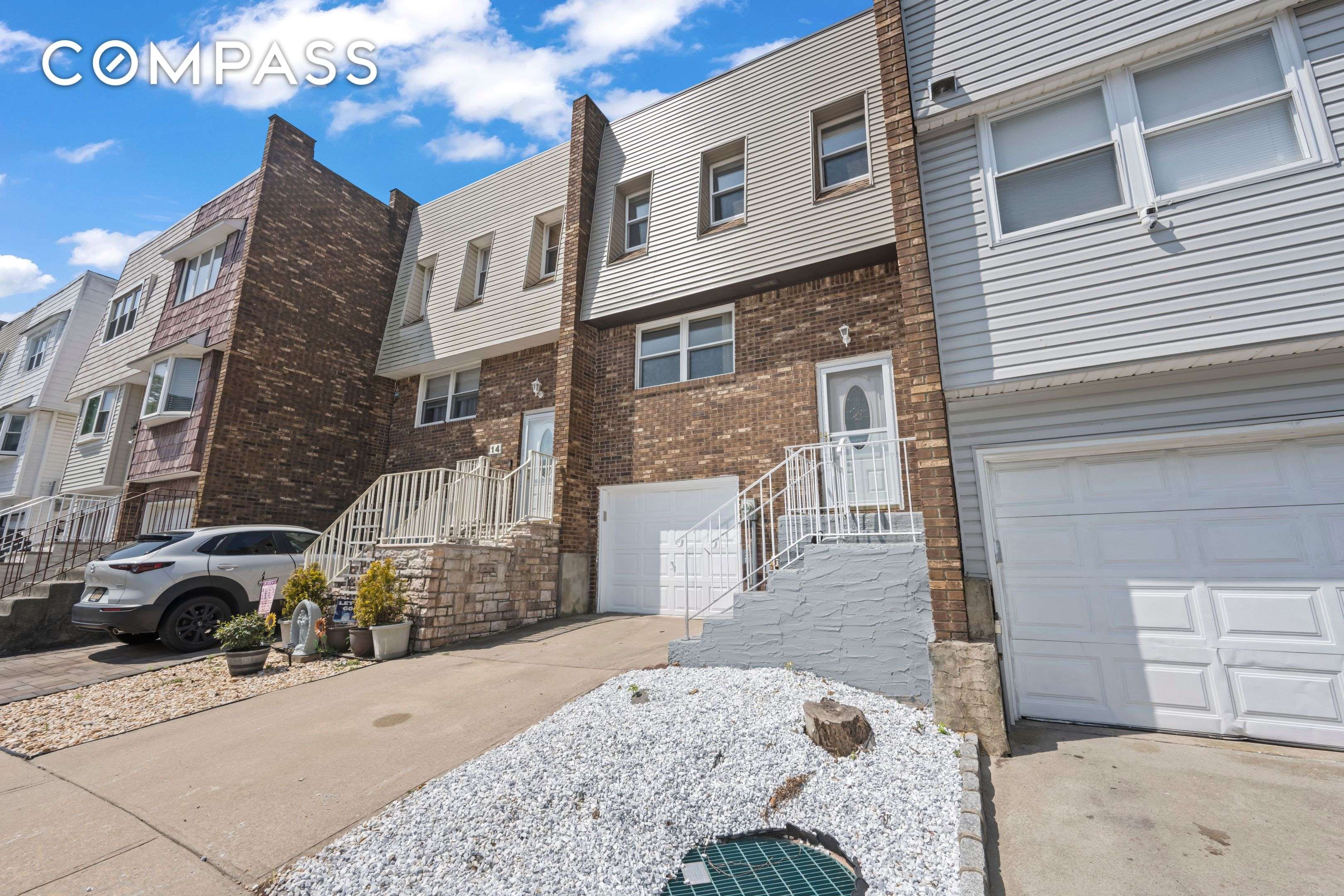 Statenisland, NY 10312,12 Yucca Drive
