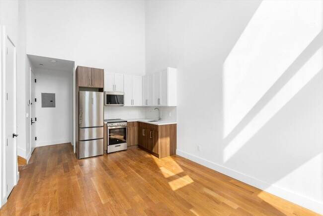 Brooklyn, NY 11221,212 Malcolm X Boulevard #4A