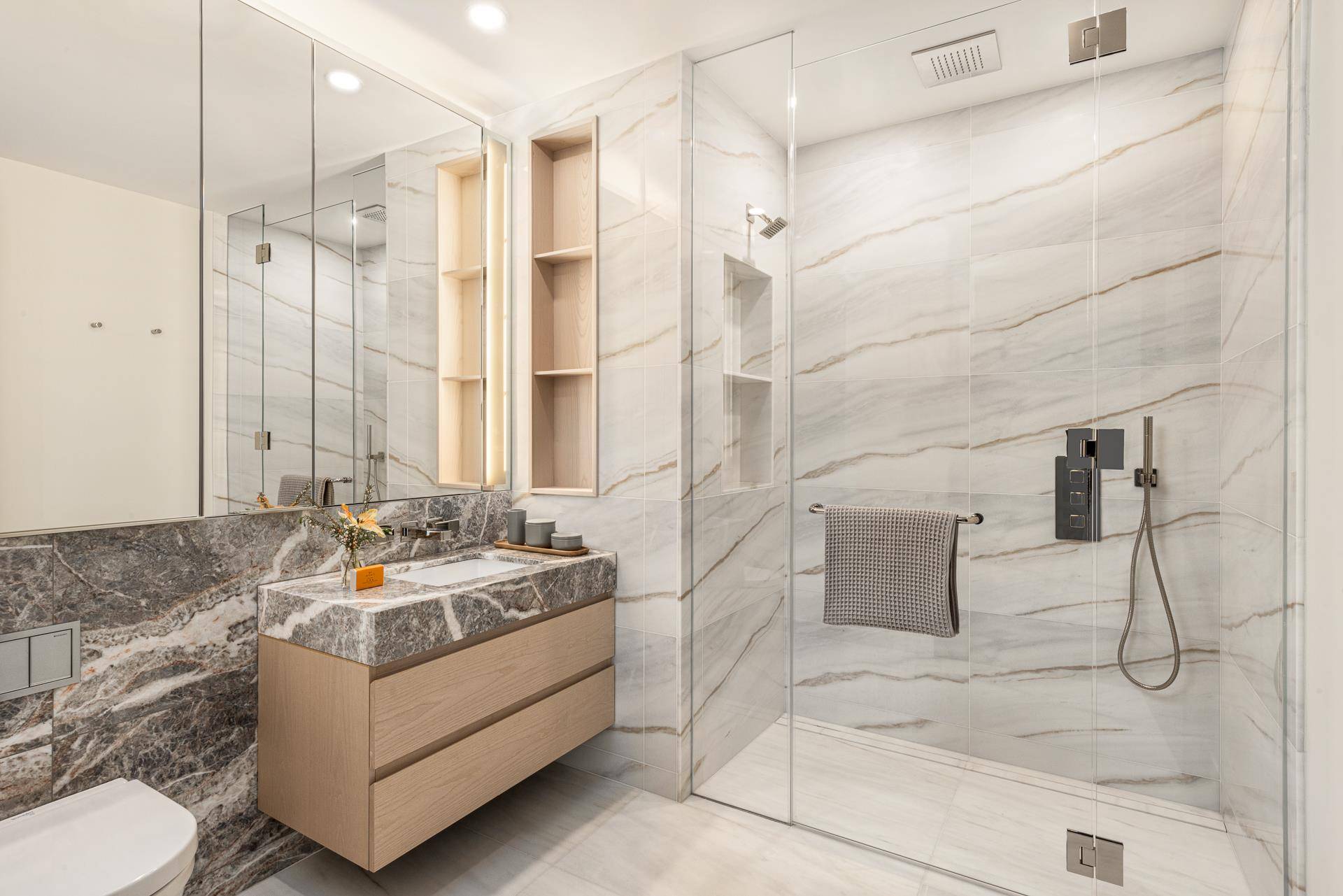 Manhattan, NY 10006,125 GREENWICH Street #39A
