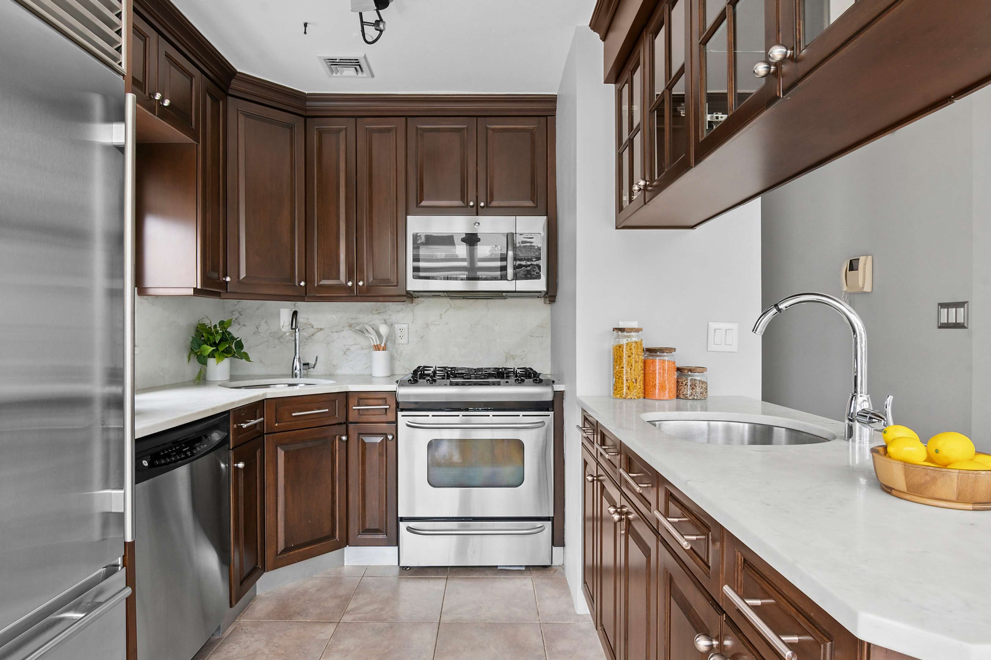 Brooklyn, NY 11218,734 E 5TH Street #4L