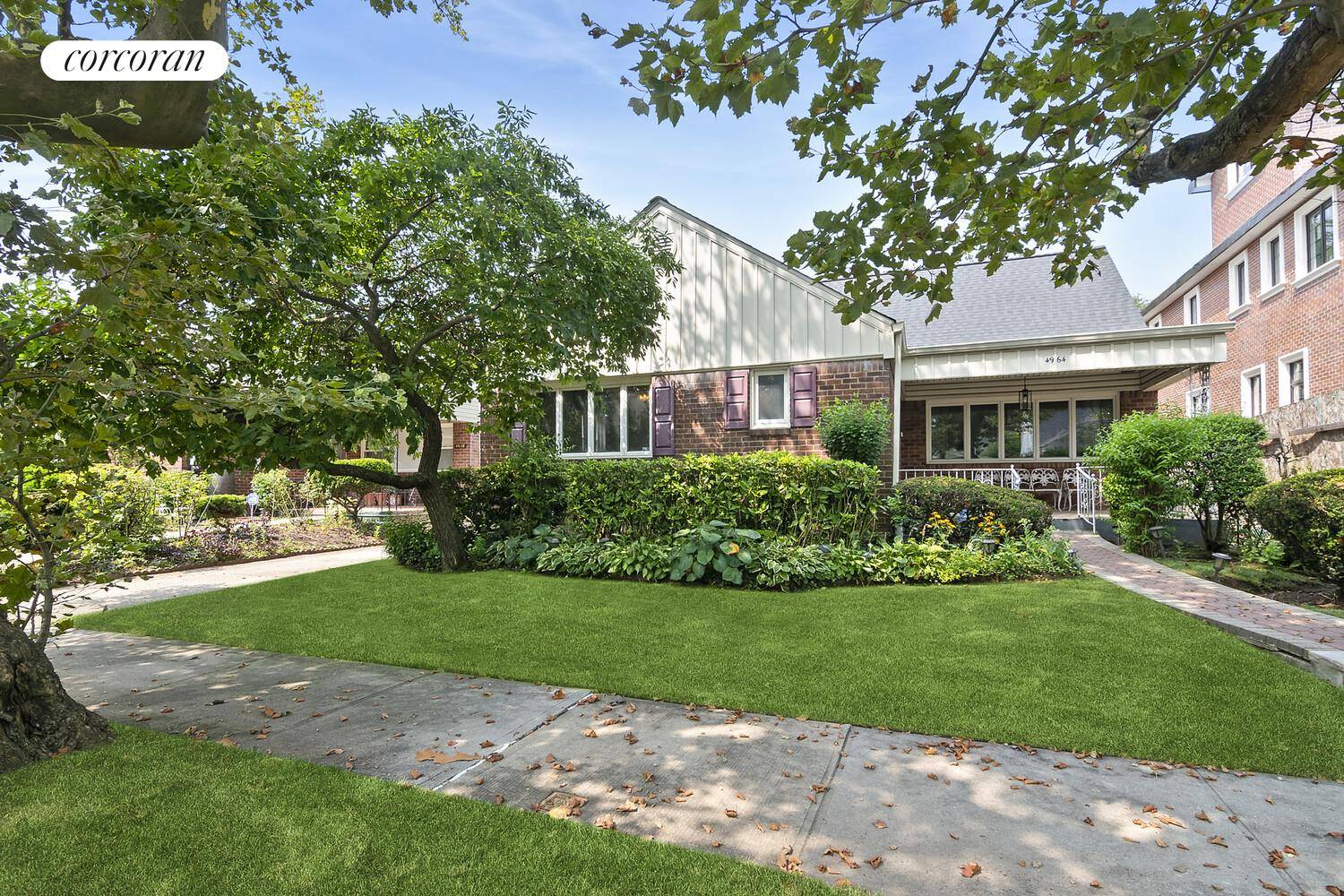 Queens, NY 11365,49-64 175TH Place