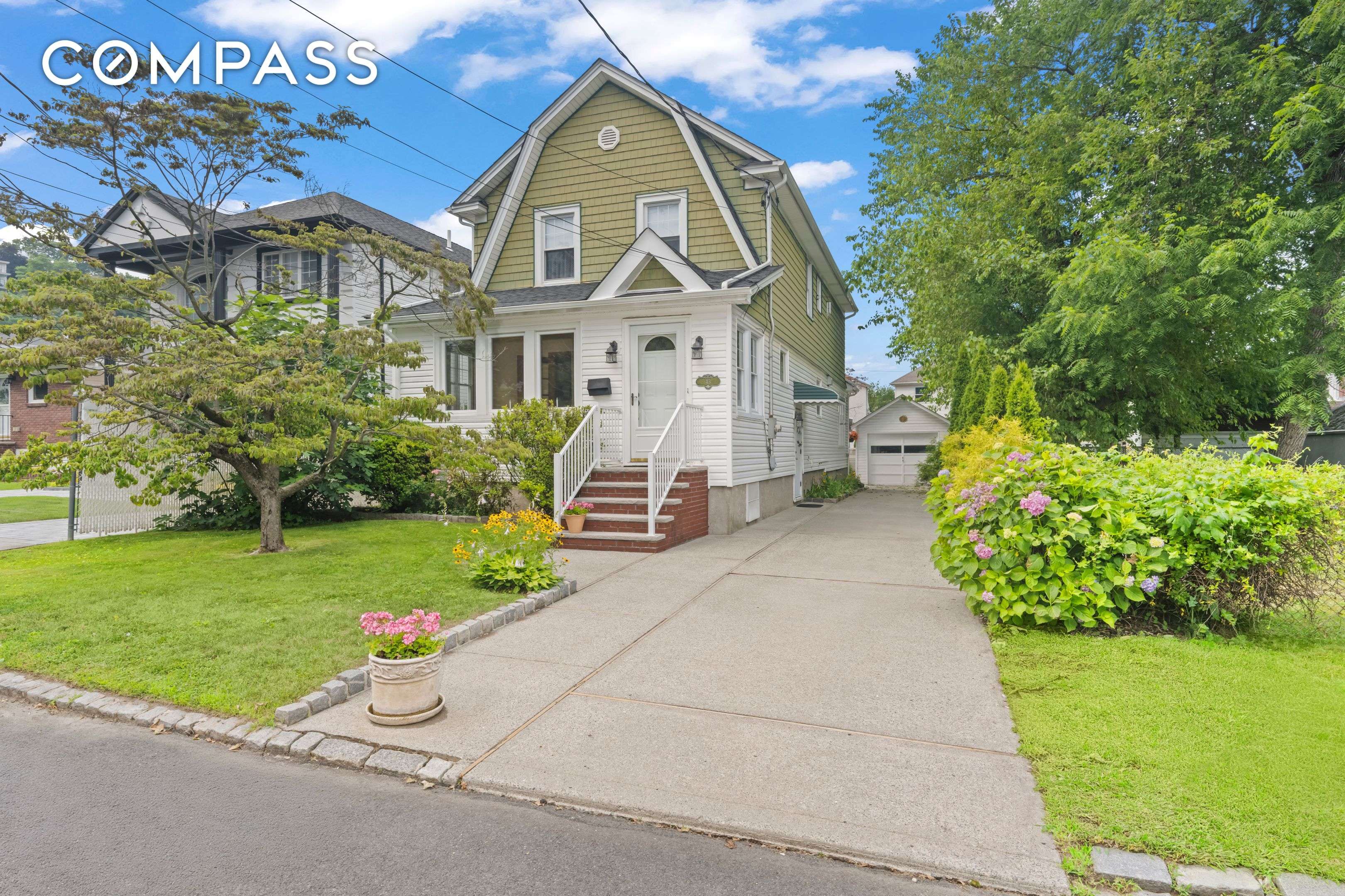 Statenisland, NY 10306,43 Barton Avenue