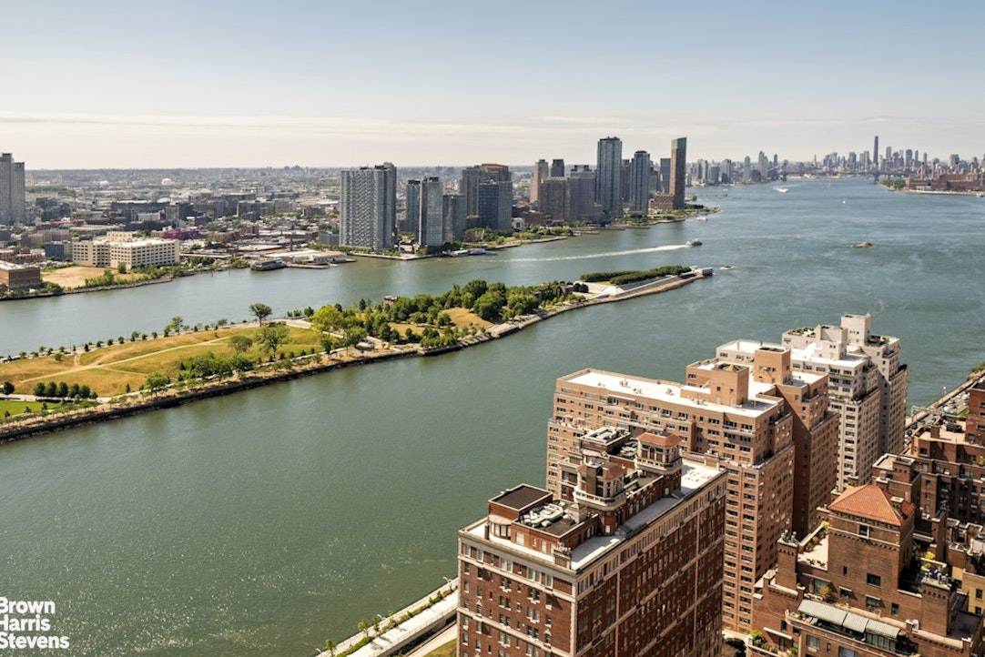 Manhattan, NY 10022,425 E 58TH Street #42G