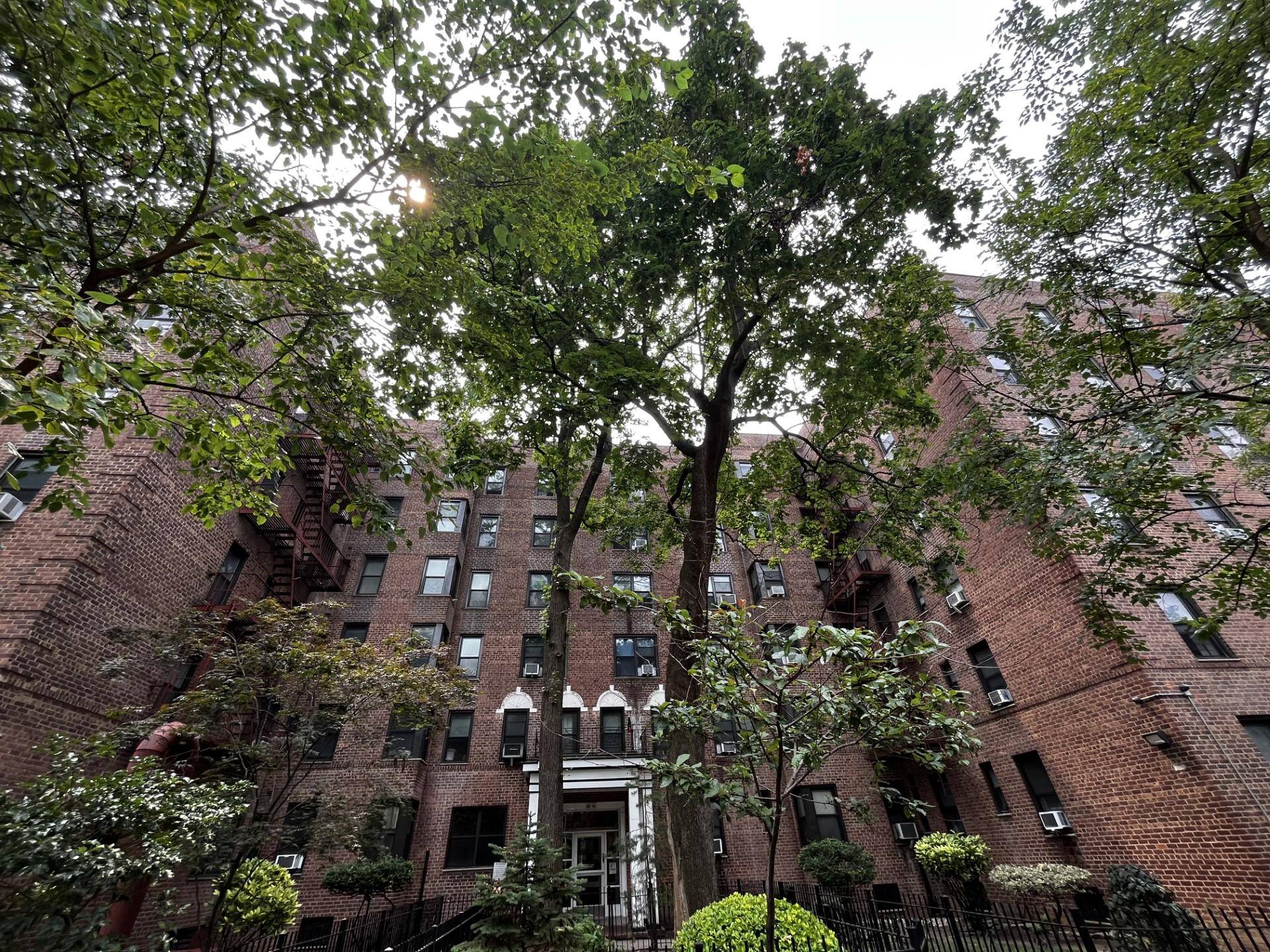 Queens, NY 11372,88-10 34TH Avenue #1H