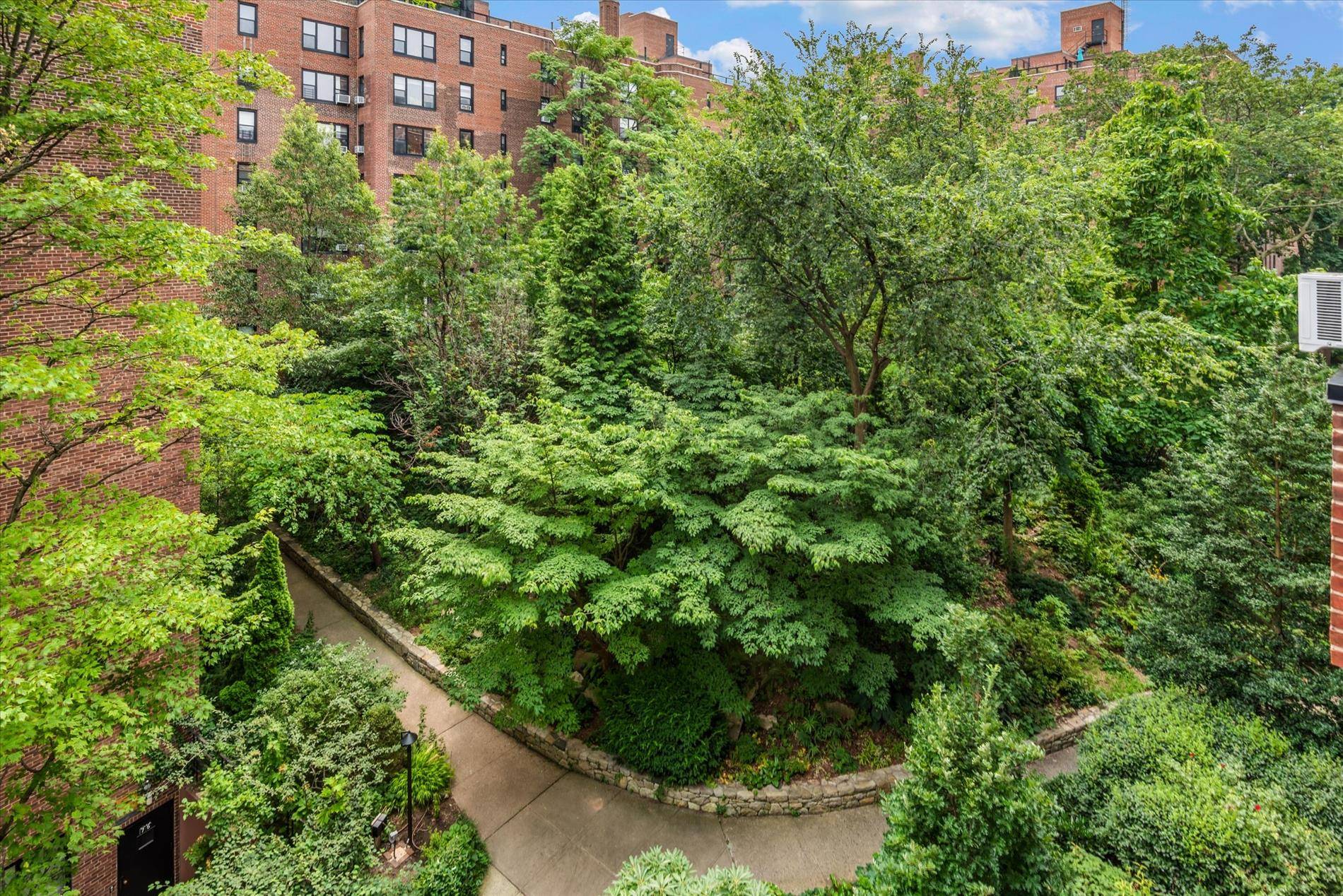 Manhattan, NY 10034,72 Park Terrace W #E-67