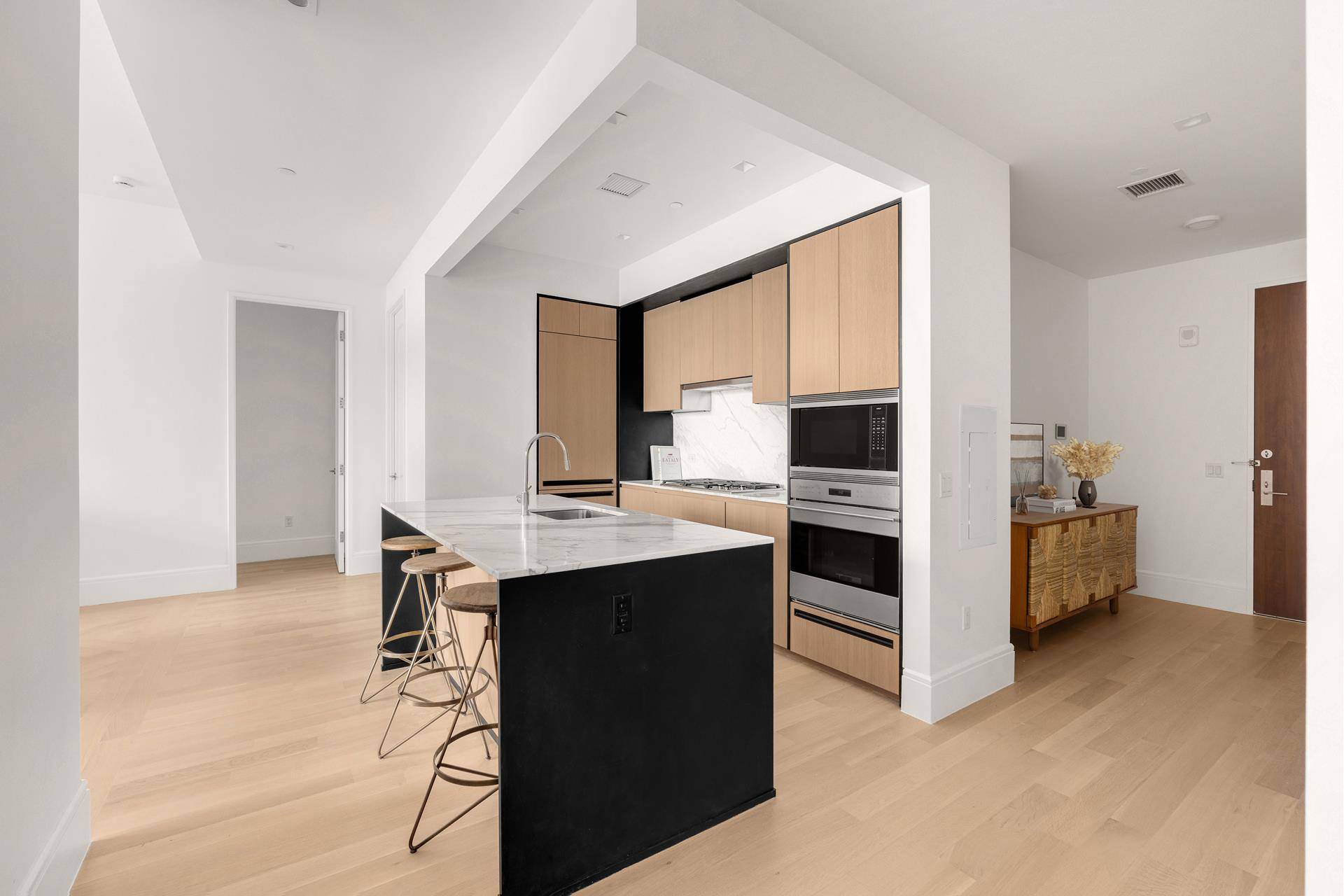 Manhattan, NY 10003,215 E 19TH Street #11H