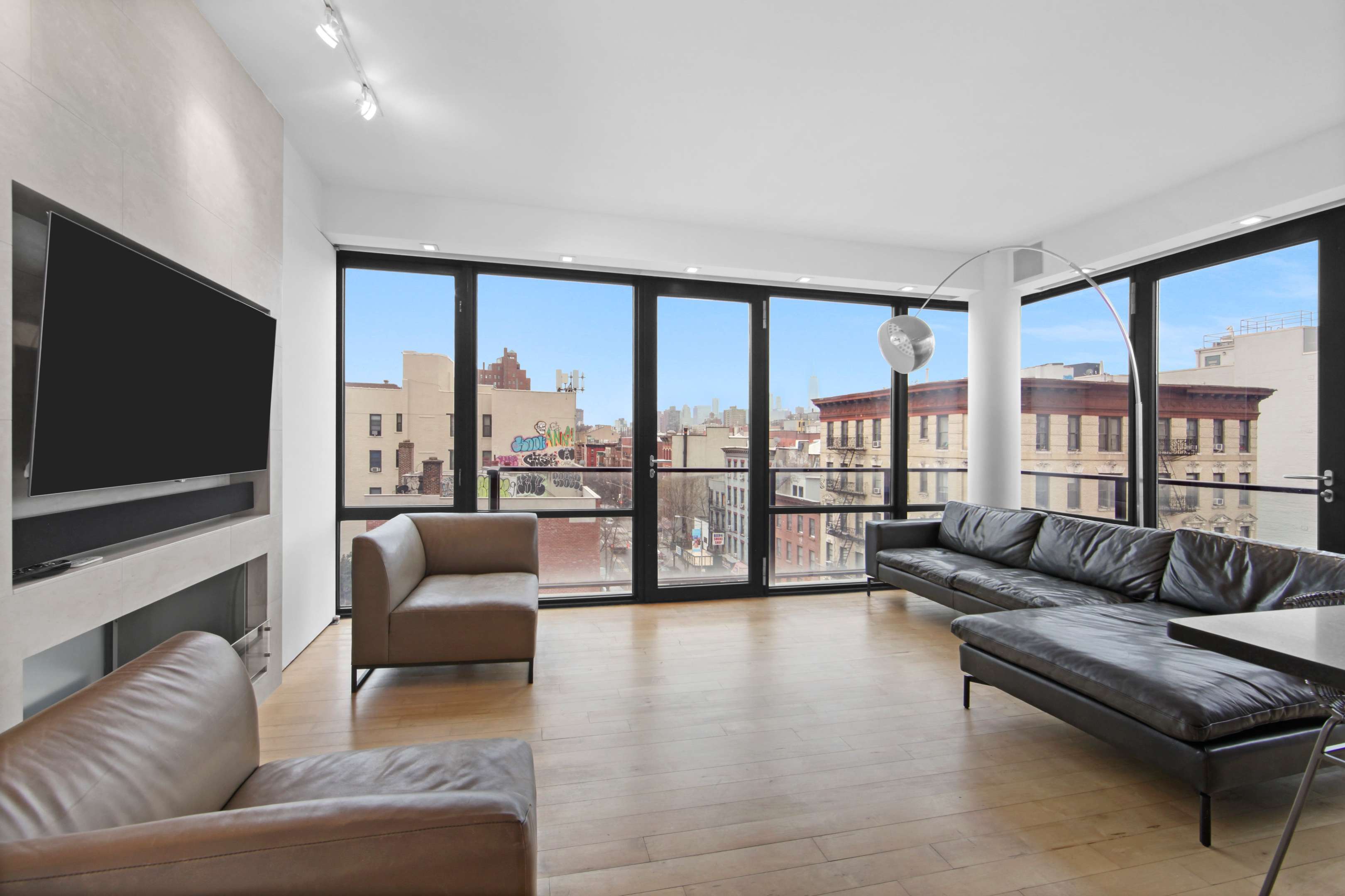 Manhattan, NY 10009,215 Ave B #6B