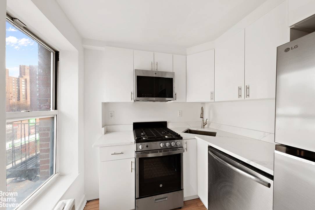 Manhattan, NY 10003,352 E 19TH Street