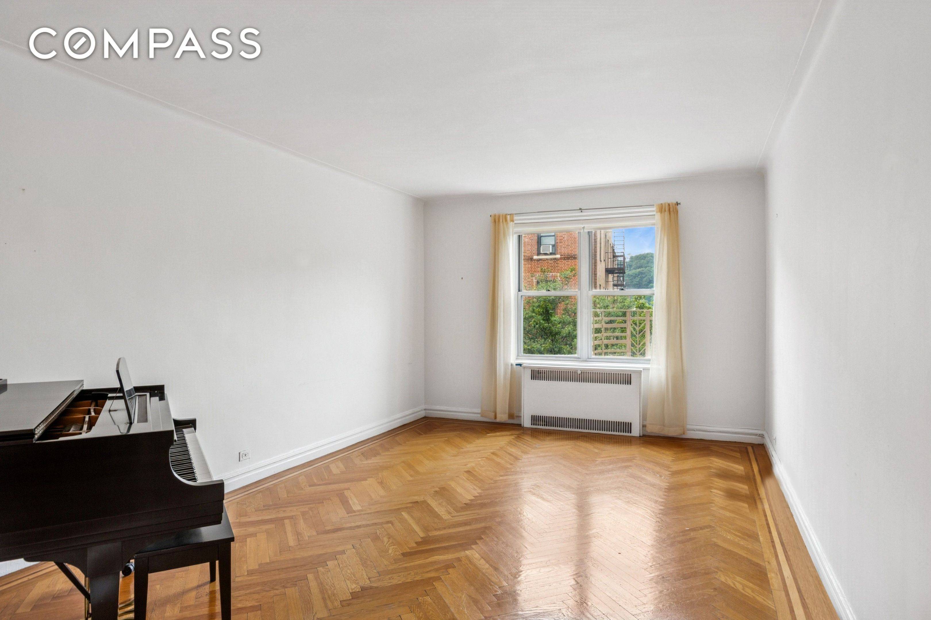 Manhattan, NY 10034,91 Payson Avenue #4D