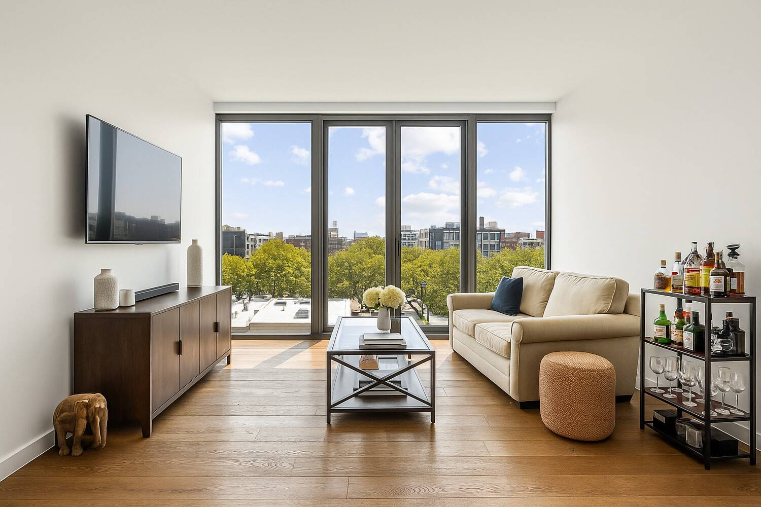 Queens, NY 11101,21-30 44TH Drive #6I