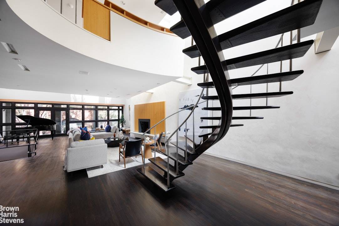 Manhattan, NY 10014,42 DOWNING Street