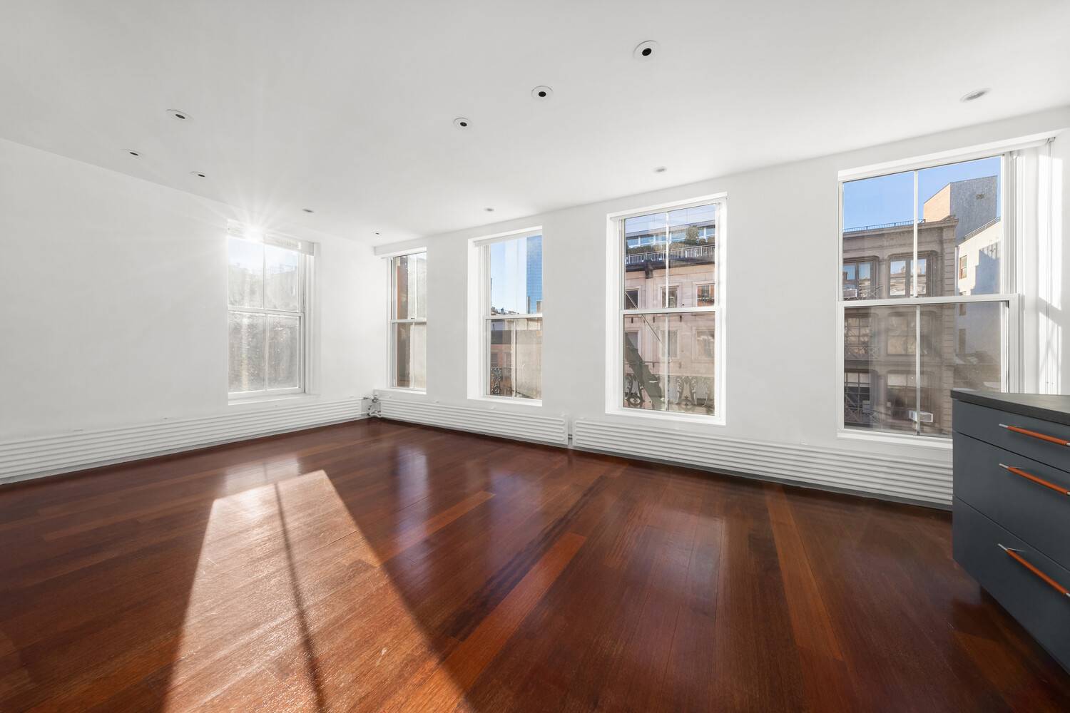 Manhattan, NY 10012,419 W BROADWAY #4S