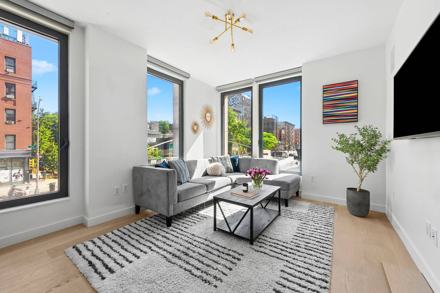 Manhattan, NY 10003,45 E 7TH Street #2D