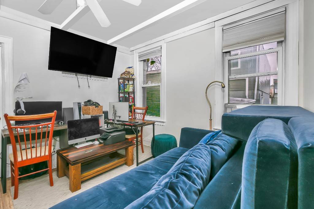 Queens, NY 11385,72-07 73rd Street