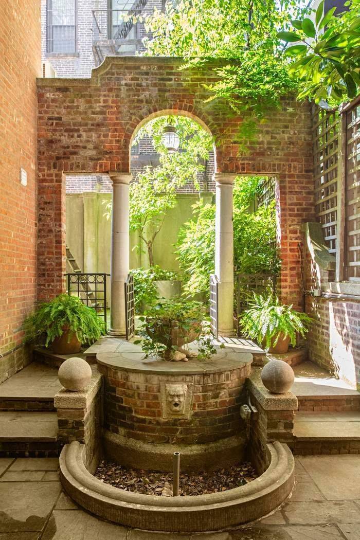 Manhattan, NY 10014,238 W 11th Street