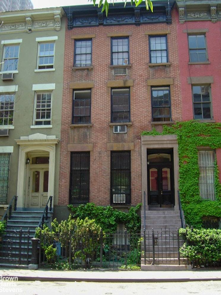 Manhattan, NY 10036,428 W 44TH Street