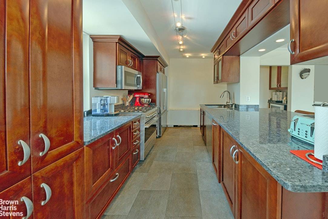 Manhattan, NY 10028,500 E 83RD Street #16M