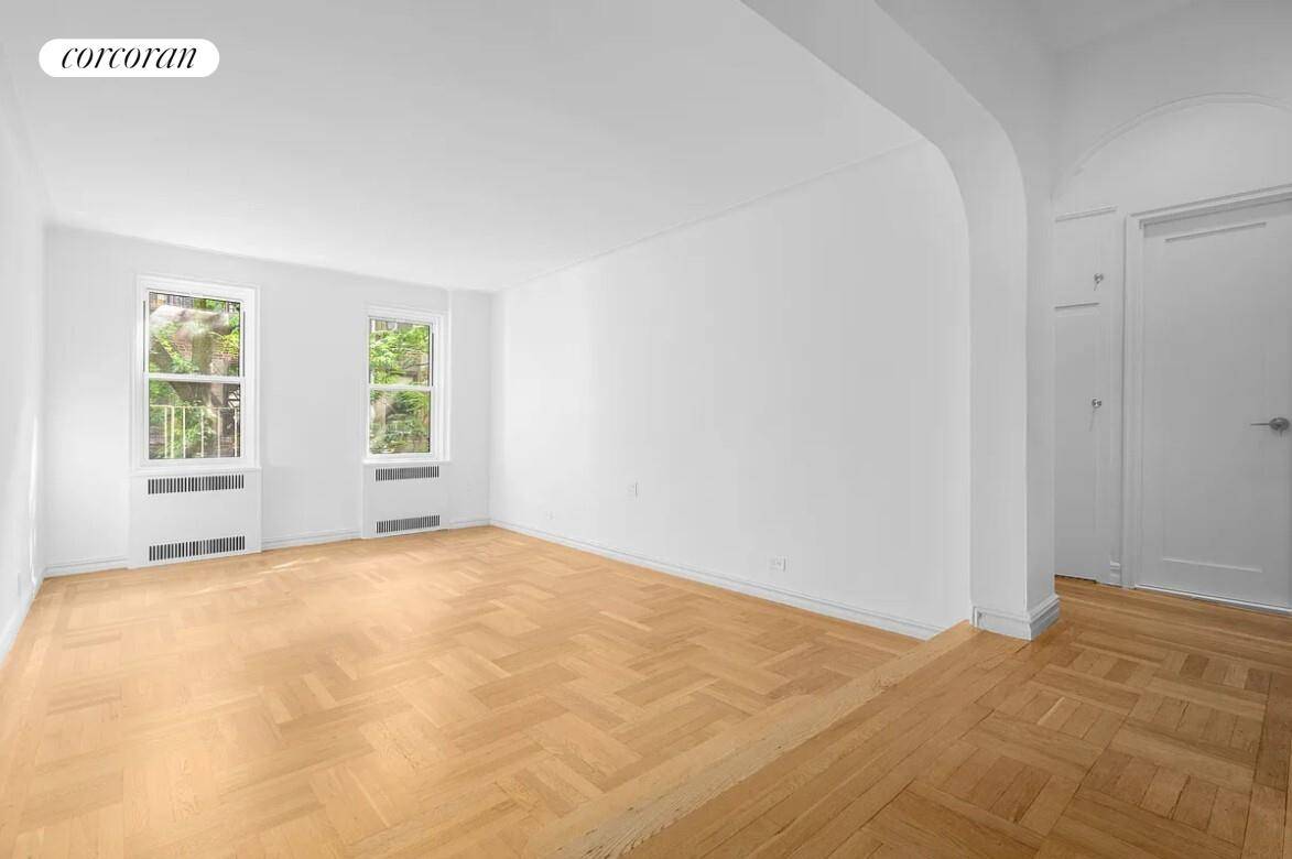 Manhattan, NY 10011,210 W 19TH Street #4J