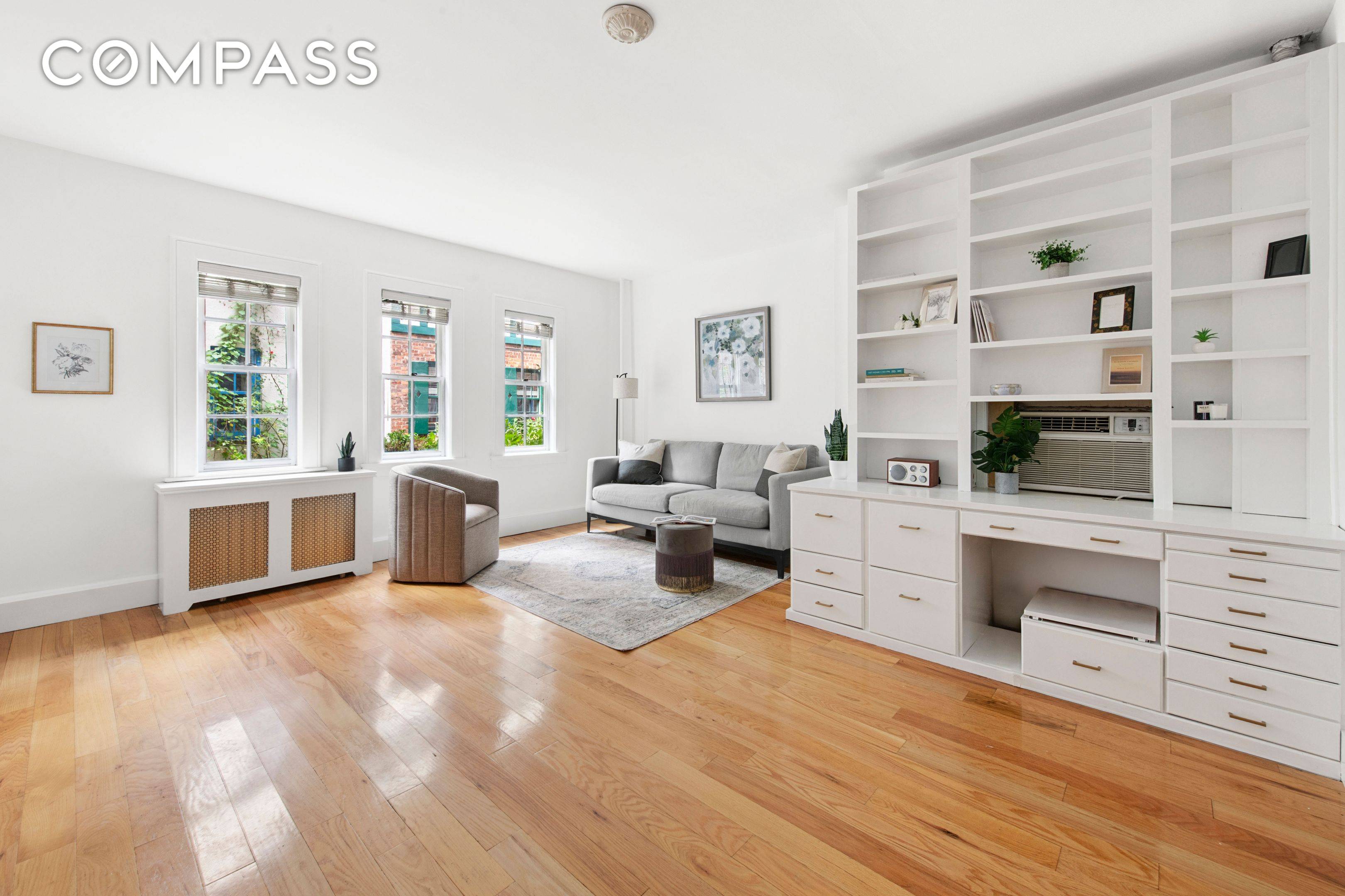 Manhattan, NY 10025,10 Pomander Walk #1