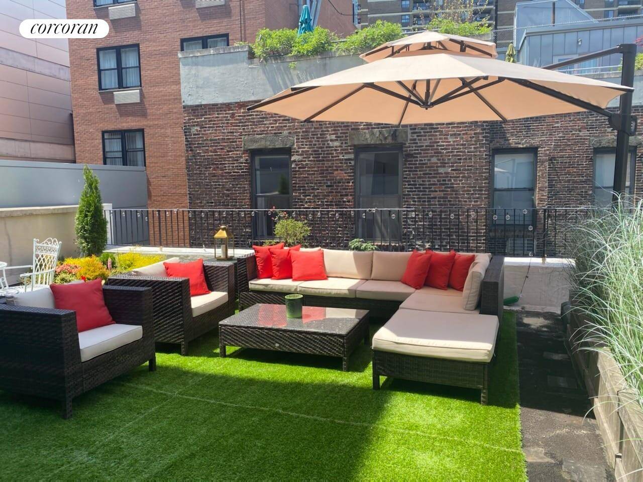 Manhattan, NY 10038,264 WATER Street #PHD