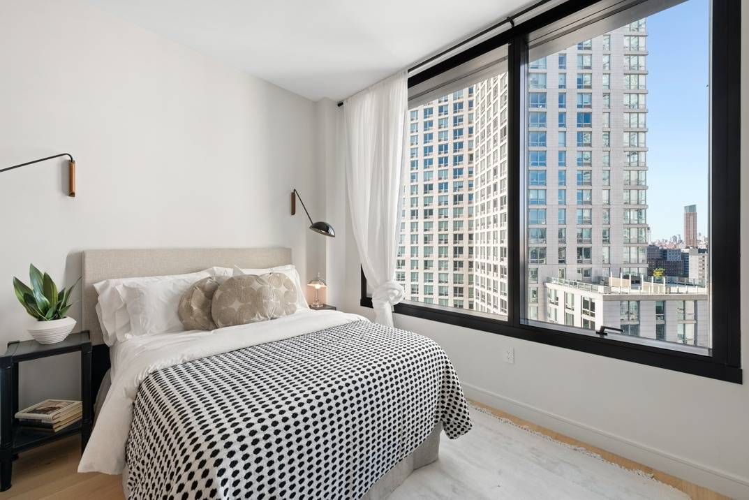 Queens, NY 11101,45-30 Pearson Street #12-E