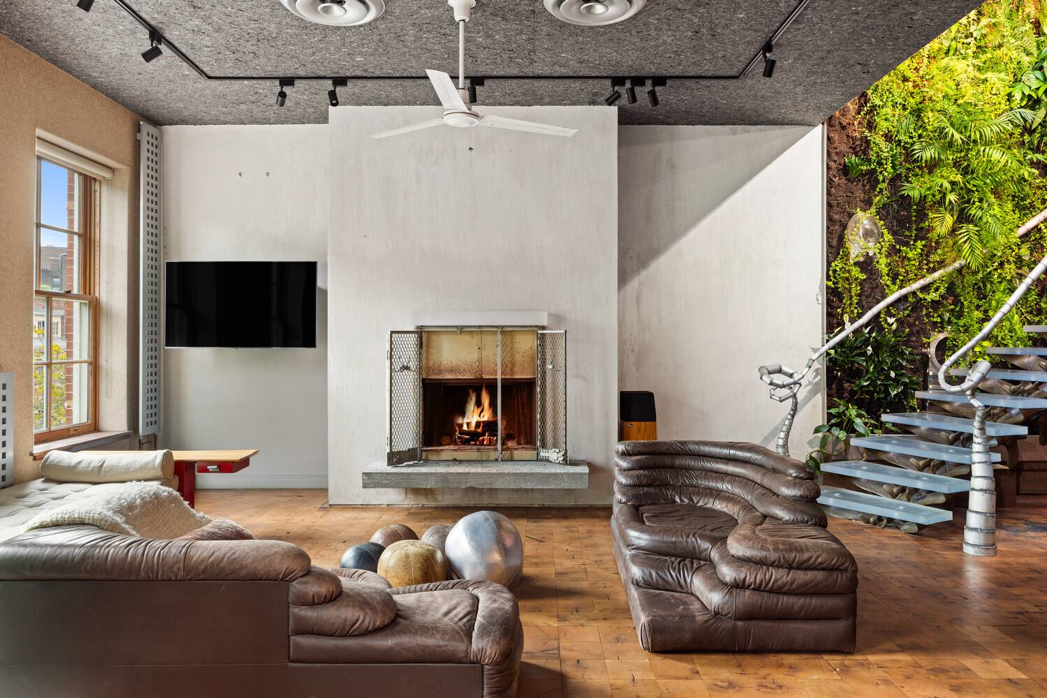 Manhattan, NY 10014,527 HUDSON Street #3/4