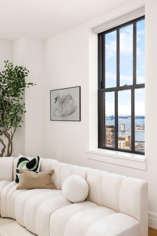 Manhattan, NY 10007,100 BARCLAY Street #B22