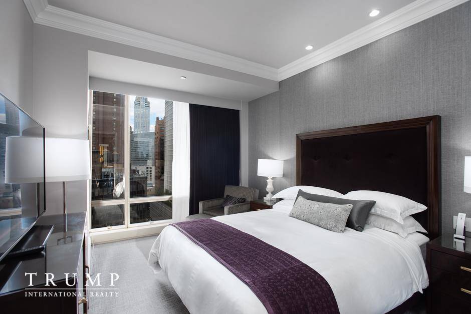 Manhattan, NY 10023,1 Central Park W #1020