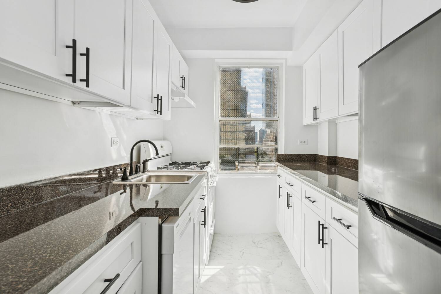 Manhattan, NY 10017,225 E 46TH Street #10C