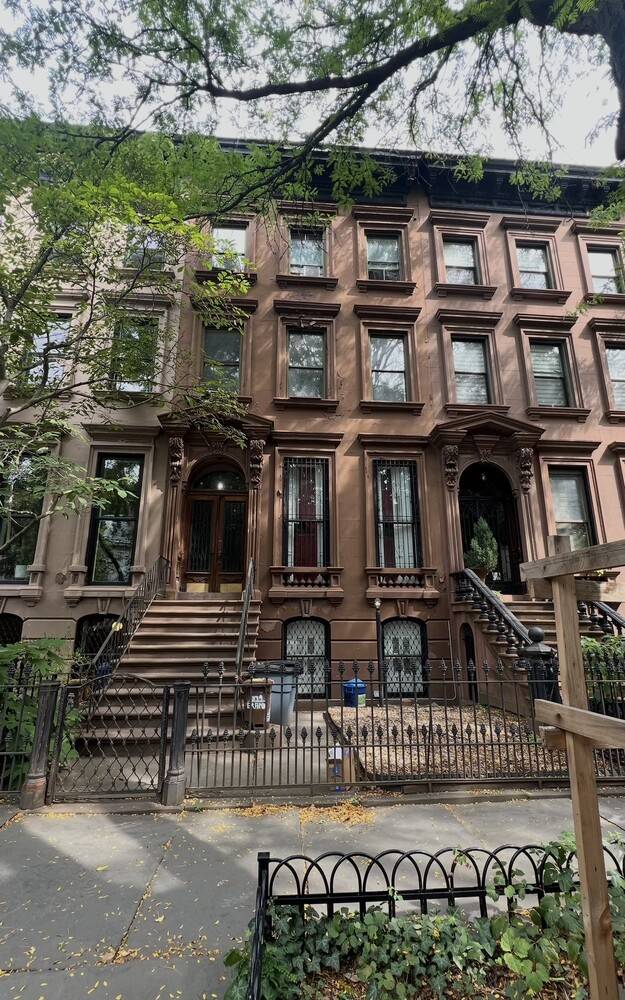 Brooklyn, NY 11238,379 GRAND Avenue