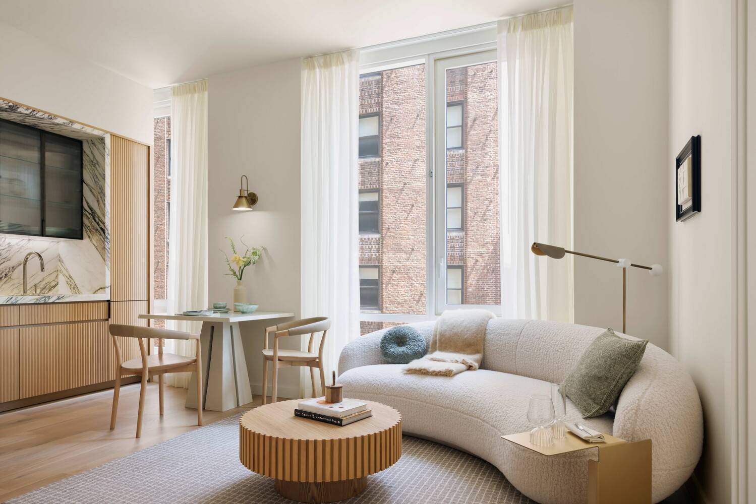 Manhattan, NY 10017,135 E 47TH Street #19C