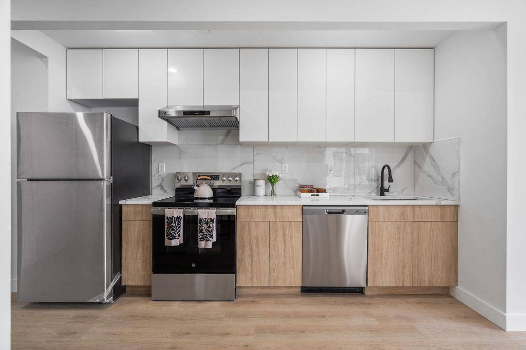 Queens, NY 11102,26-15 4th Street #4-J