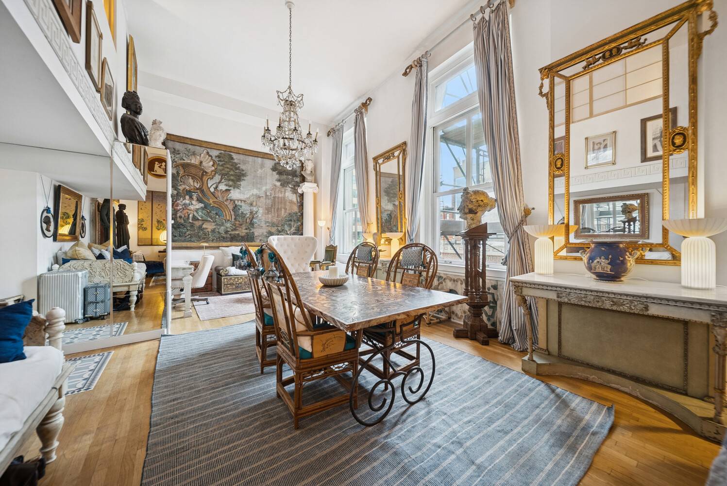 Manhattan, NY 10013,240 CENTRE Street #3B