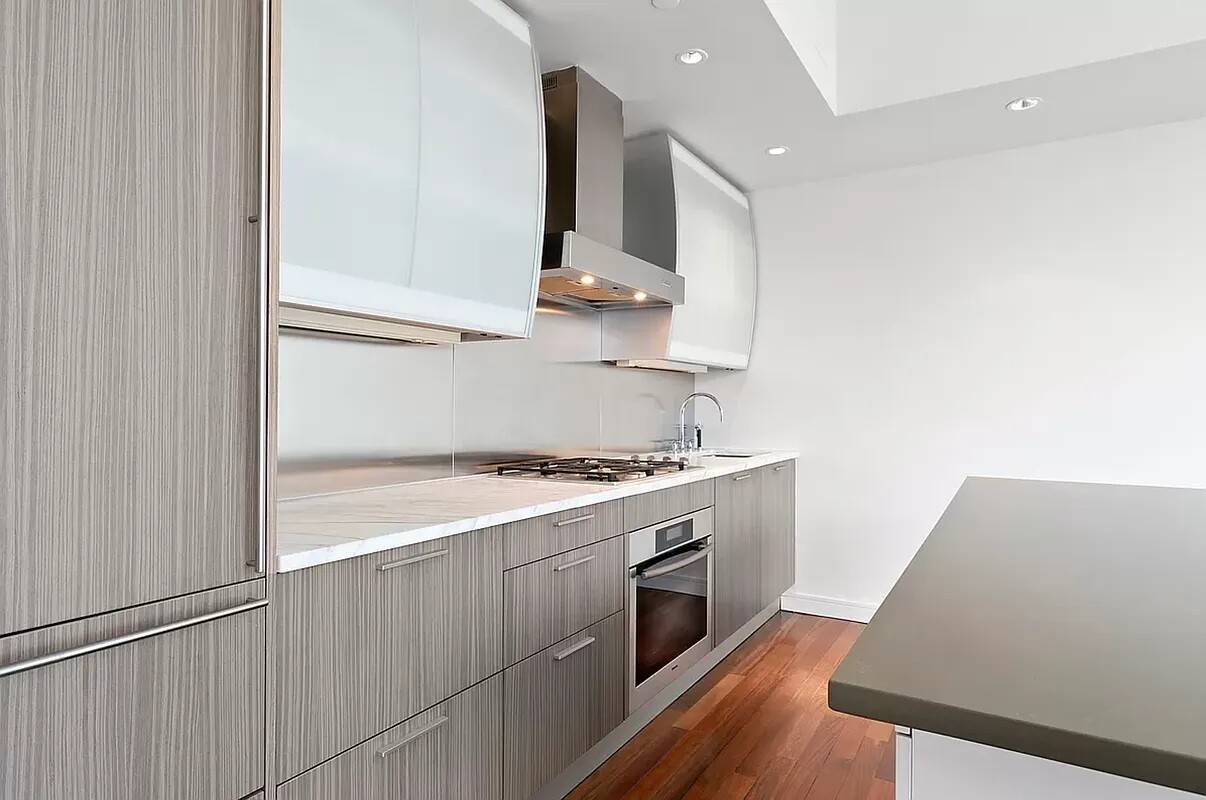 Manhattan, NY 10003,8 UNION Square S #7B