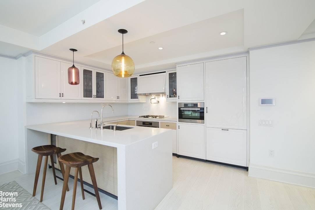 Manhattan, NY 10065,21 E 61ST Street #3C