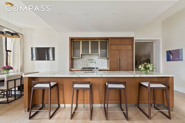 Manhattan, NY 10007,100 Barclay Street #17L