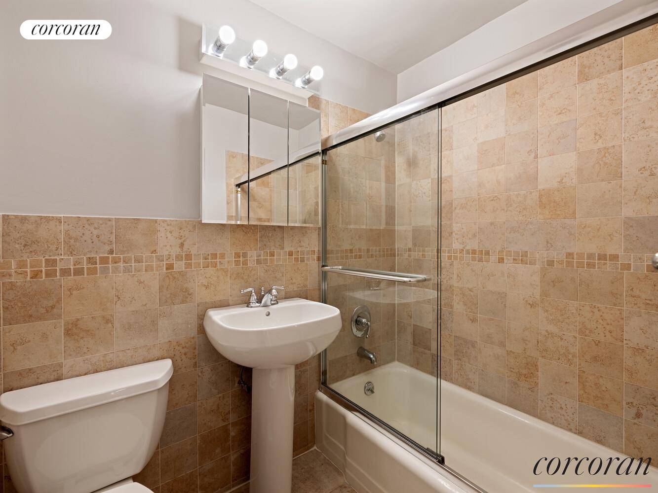 Brooklyn, NY 11205,185 HALL Street #602