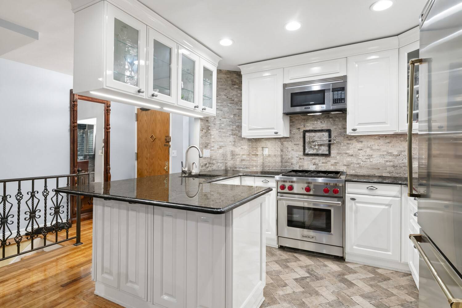 Manhattan, NY 10024,334 W 89TH Street #GARDEN