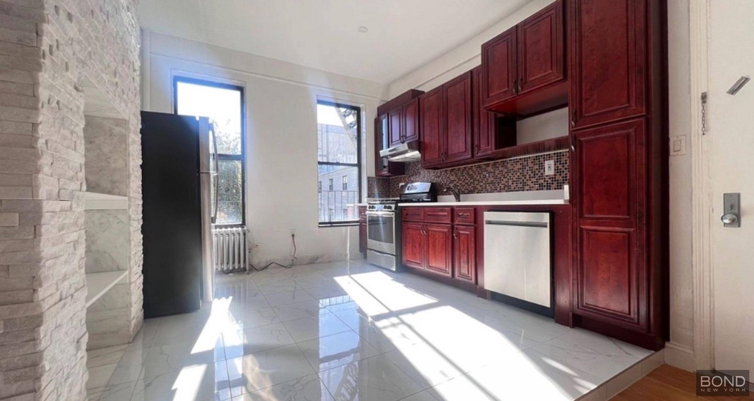 Brooklyn, NY 11221,842 Bushwick Avenue #2L