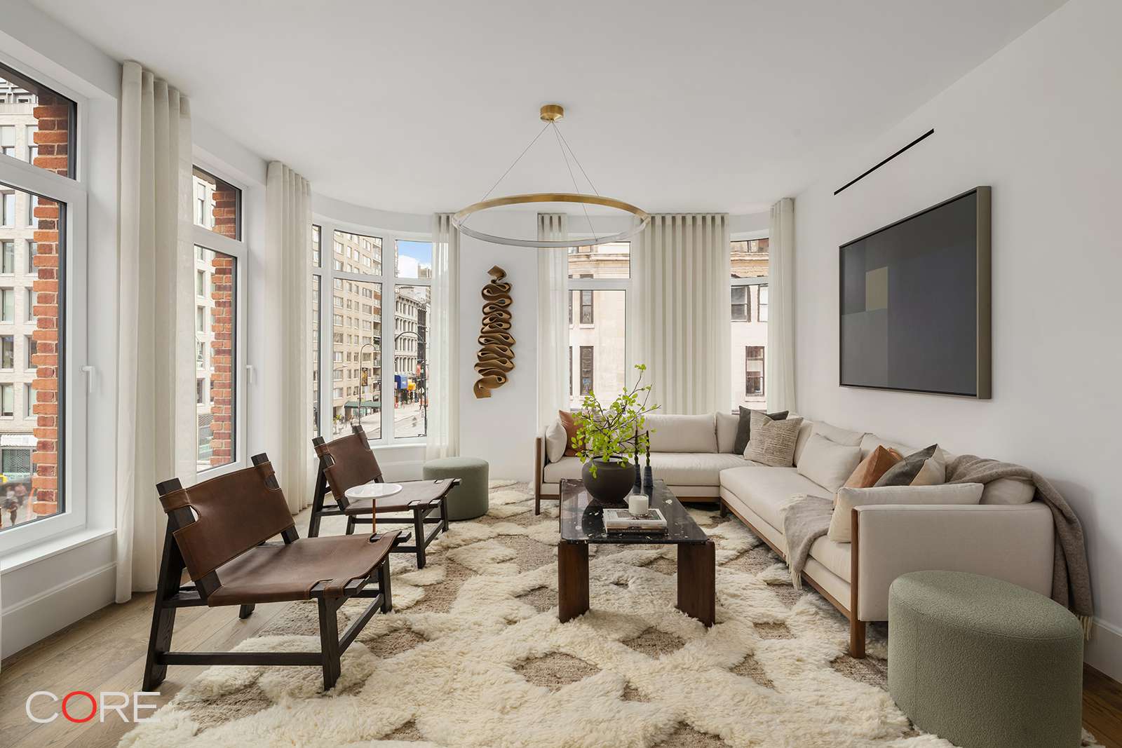 Manhattan, NY 10011,525 6th Avenue #5F