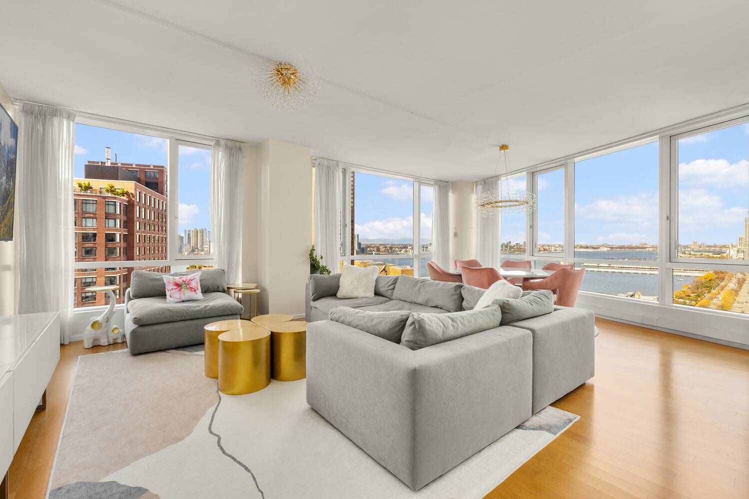 Manhattan, NY 10007,200 CHAMBERS Street #22C