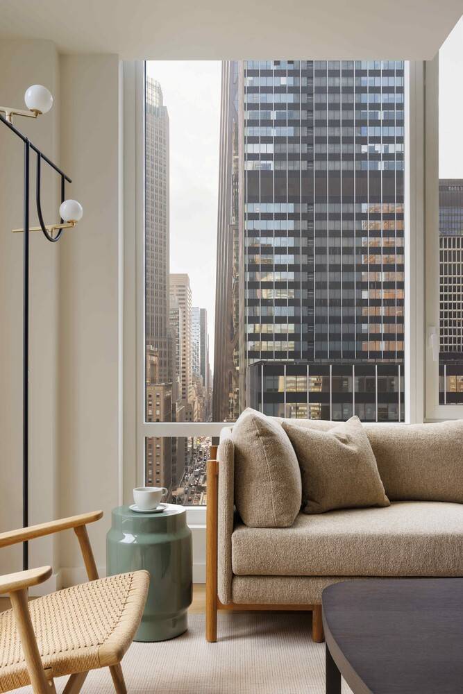 Manhattan, NY 10017,135 E 47TH Street #20D