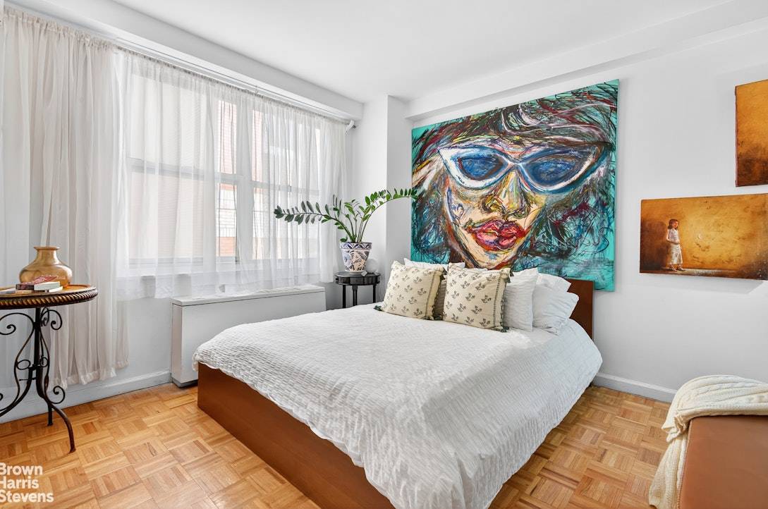 Manhattan, NY 10021,520 E 72ND Street #3R