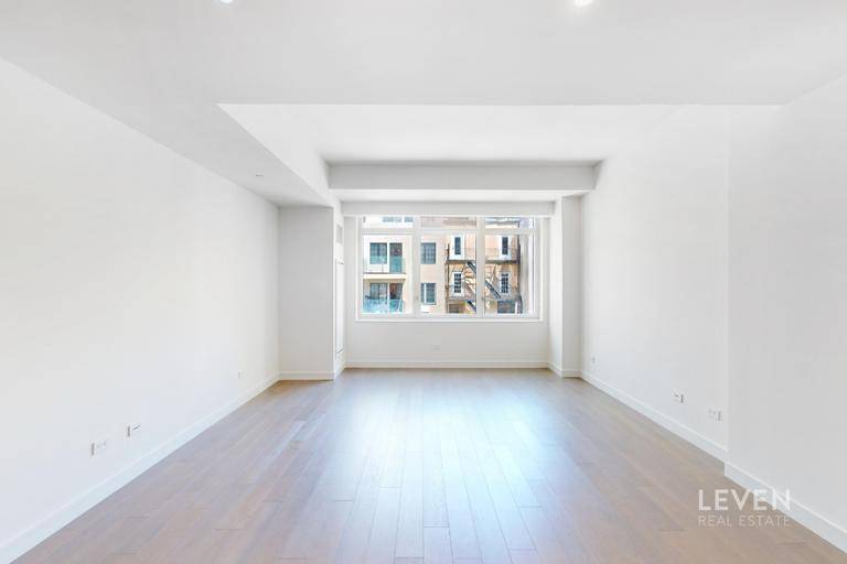 Manhattan, NY 10022,305 E 51st Street #5A