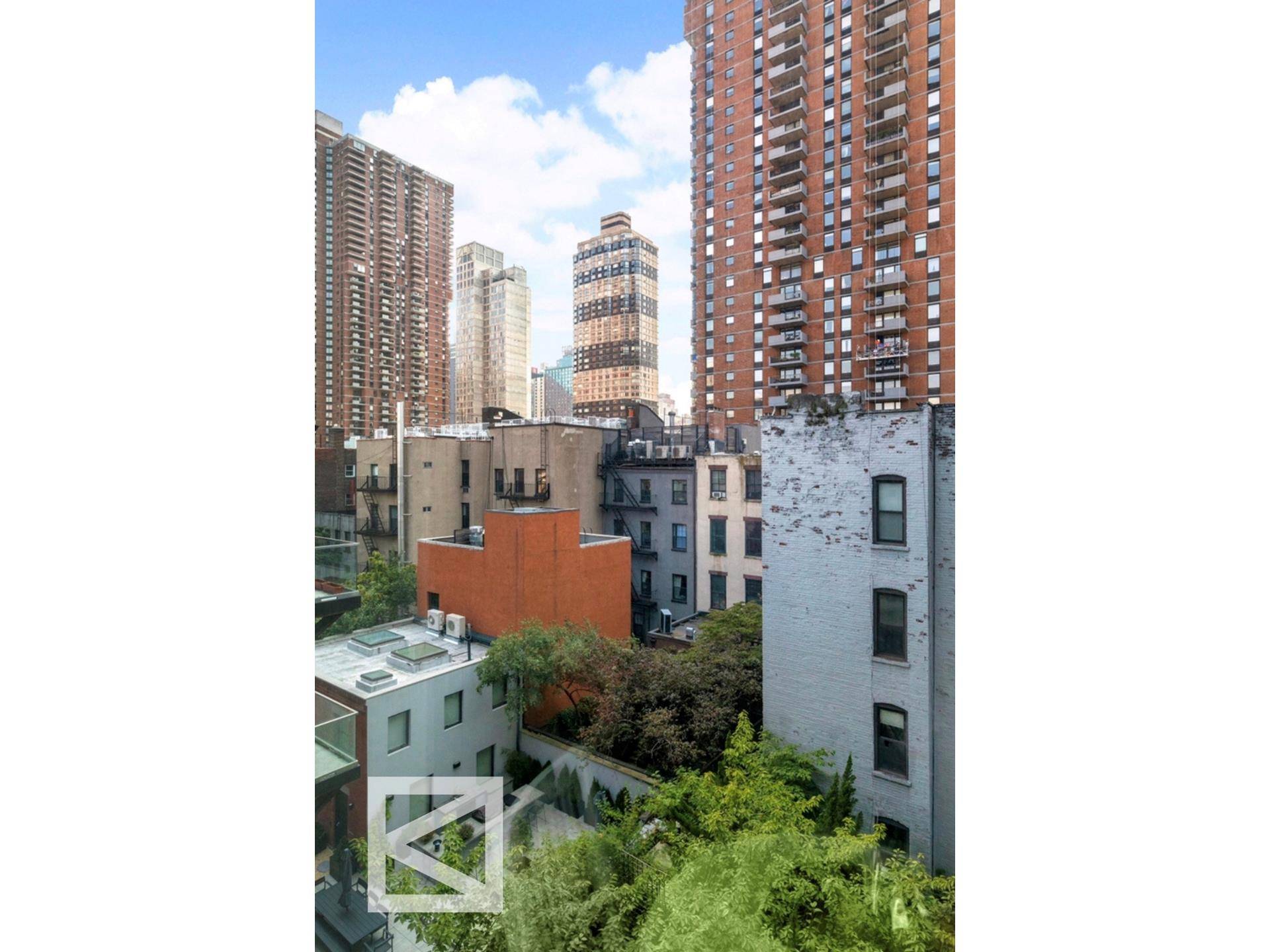 Manhattan, NY 10036,464 W 44TH Street #6J