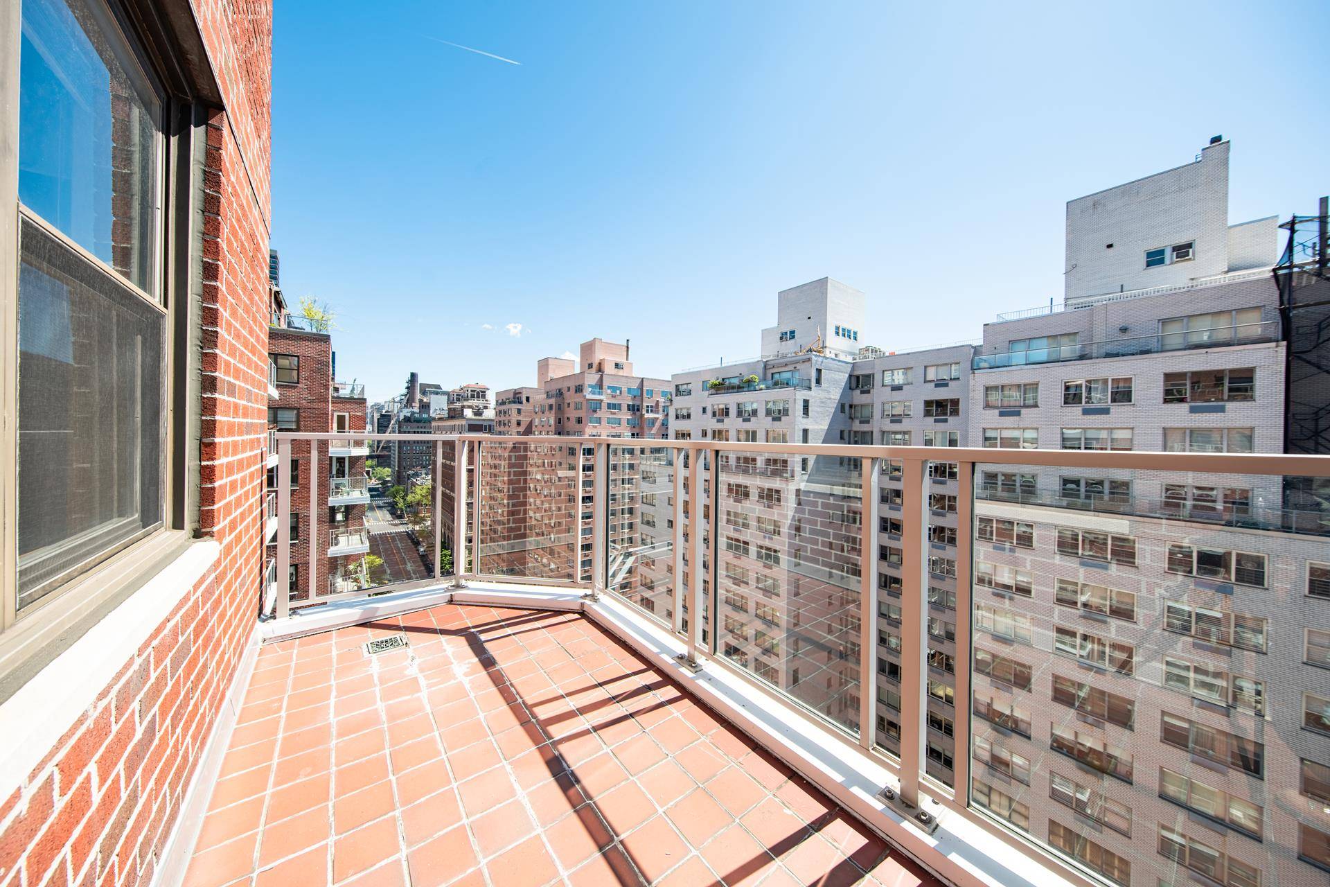 Manhattan, NY 10022,50 SUTTON Place S #20H